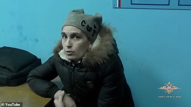 ألقي القبض على المرأة الروسية بعد أن لبست قطتها لتبدو وكأنها طفلة من أجل إخفاء ملابسها بالمخدرات