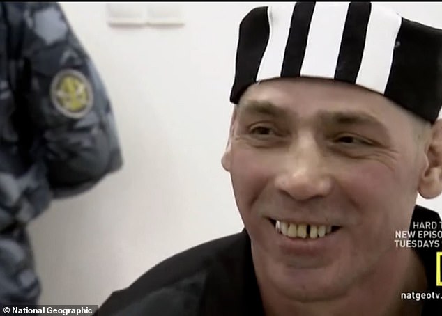 في العام الماضي فقط ، تحدث القاتل الروسي فلاديمير نيكولايفيتش نيكولاييف عن كيفية أكله للحم البشري لأول مرة في عام 1997