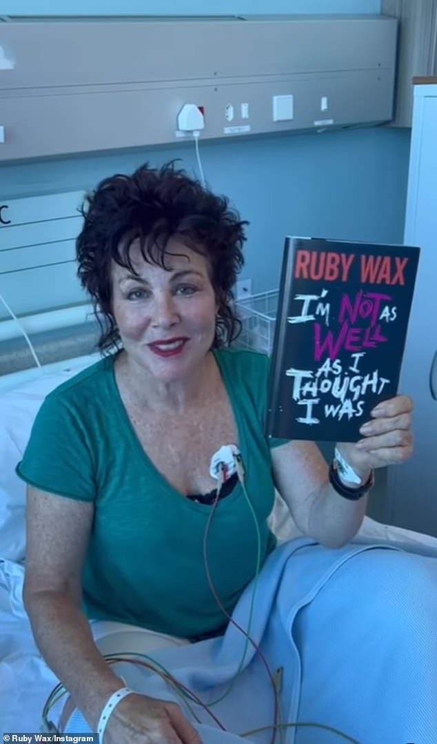 القلق: في يناير الماضي ، أثارت روبي القلق بين المعجبين بعد مشاركة مقطع فيديو من سريرها في المستشفى وهي تتدرب على الحياة في الجزيرة