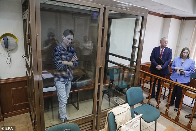 عُقدت جلسة استماع أمام قاضٍ في محكمة ليفورتوفو الجزئية في موسكو الذي وافق على طلب تمديد احتجاز غيرشكوفيتش حتى 30 أغسطس على الأقل.