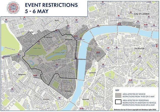 إغلاق الطرق في وسط لندن ليوم الجمعة هذا من الساعة 7 مساءً حتى وقت متأخر من يوم السبت - اليوم السابق للتتويج واليوم نفسه - تغطي مساحة أكبر بكثير من العاصمة عبر 85 طريقًا