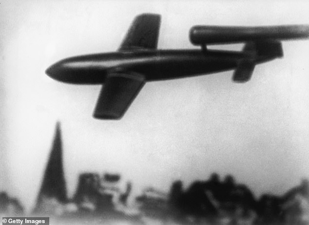 شُبِّهت الأسلحة الجديدة بصواريخ V1 ، التي استخدمها النازيون في لندن قبل نهاية الحرب العالمية الثانية.