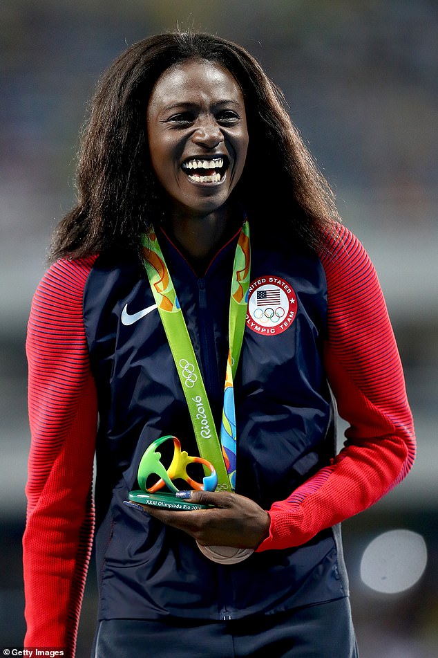 تبعت بوي ذلك بميدالية برونزية في سباق 200 متر - وهي ميدالية حياتها المهنية الوحيدة في ذلك الحدث