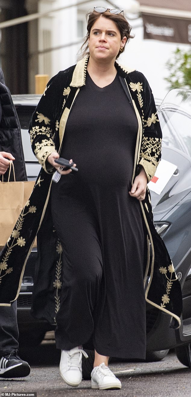 أعلنت أوجيني أنها حامل بطفلها الثاني في يناير ، مع توقع وصولها الجديد هذا الصيف