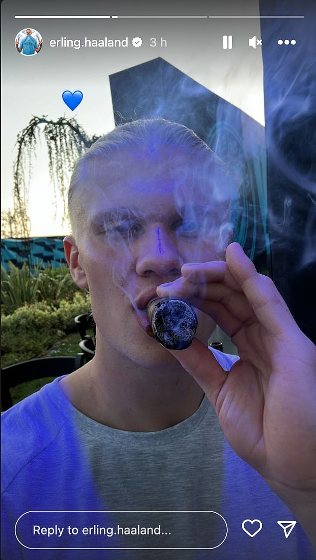 قام الزوجان بنشر قصص على Instagram الخاص بهما بين عشية وضحاها ، حيث نشر هالاند (في الصورة) لقطة له وهو يدخن سيجارًا احتفاليًا