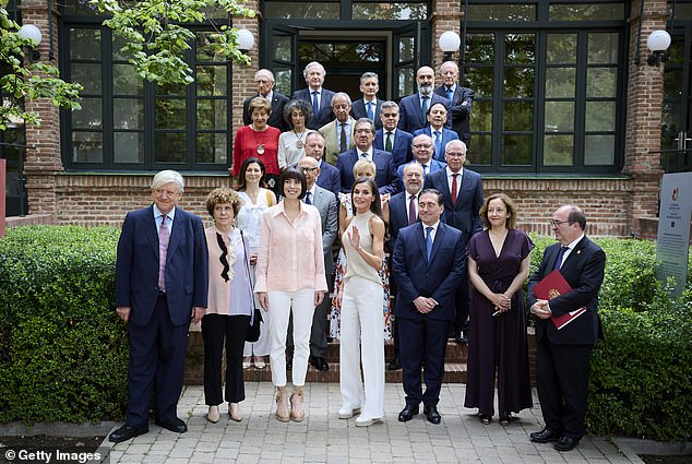 كانت الملكة في المدينة لحضور اجتماع في مجلس أمناء الطلاب وكذلك لقاء مع فريق كرة القدم النسائي الإسباني.