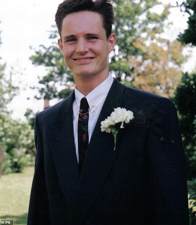 تم العثور على ستيوارت لوبوك (في الصورة) ميتًا في مسبح باريمور بعد حفلة ليلية منذ أكثر من 20 عامًا