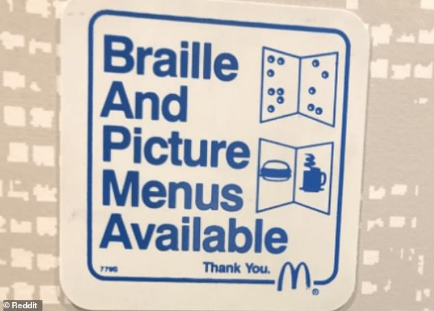 لا تحبه!  حاولت شركة ماكدونالدز الأمريكية العملاقة للوجبات السريعة أن تكون شاملة مع هذه اللافتة التي تعلن عن قوائم برايل