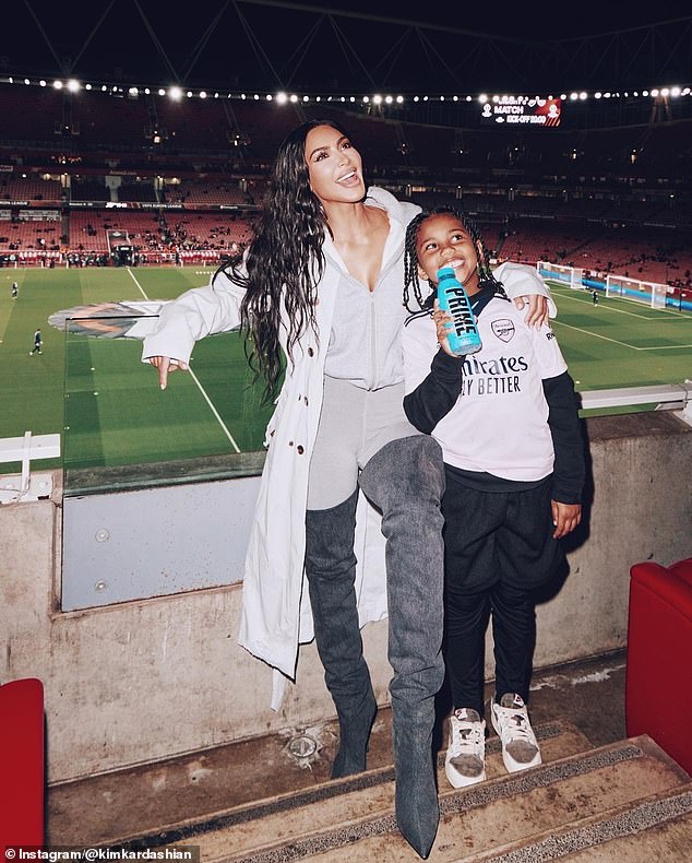 كانت جمال امرأة سمراء قد اصطحبت ابنها سانت سابقًا إلى مباريات كرة القدم ، بما في ذلك أرسنال
