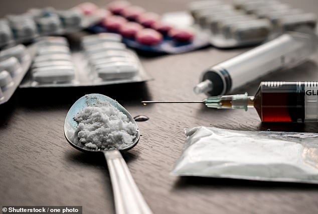 ووجدت الدراسة أنه في الولايات التي لديها قوانين تلغي تجريم حيازة العقاقير التي يحتمل أن تكون مميتة، لم تكن هناك زيادة في الوفيات الناجمة عن جرعات زائدة من تلك المواد.