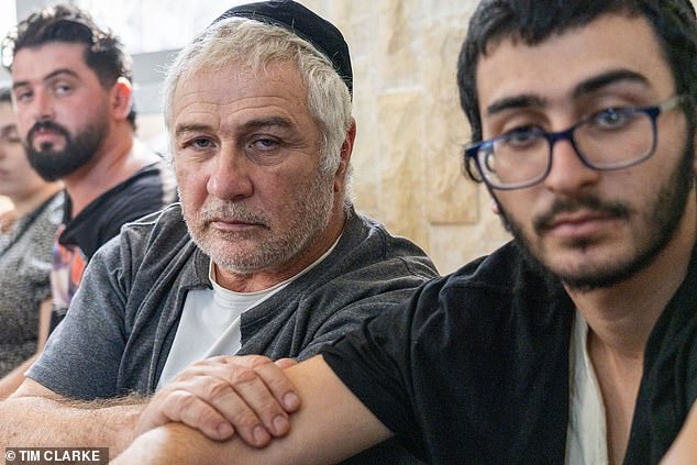 شمعون الصاياج، والد رافيت الصاياج، ضابط حرس الحدود الإسرائيلي الذي قتلته حماس يوم السبت
