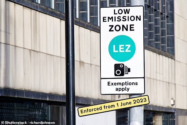 حققت أول منطقة اسكتلندية منخفضة الانبعاثات (LEZ) تم تقديمها في غلاسكو في 1 يونيو، ما يقرب من نصف مليون جنيه إسترليني لمجلس المدينة في الأشهر الأربعة الأولى من التنفيذ