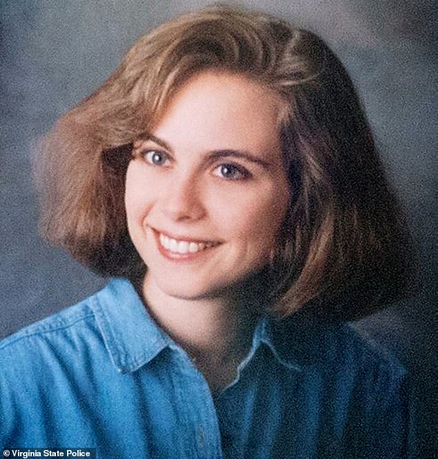 لا تزال جريمة قتل أليسيا شوالتر رينولدز، 25 عامًا، عام 1996 دون حل بعد مرور ما يقرب من ثلاثين عامًا، لكن عائلتها تحث الشرطة على إعادة النظر في قضيتها.