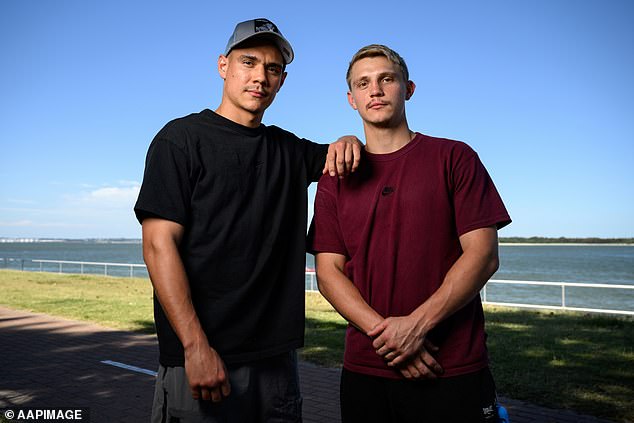 تيم تسزيو (يسار) وشقيقه نيكيتا يُحدثان ضجة في الملاكمة الأسترالية