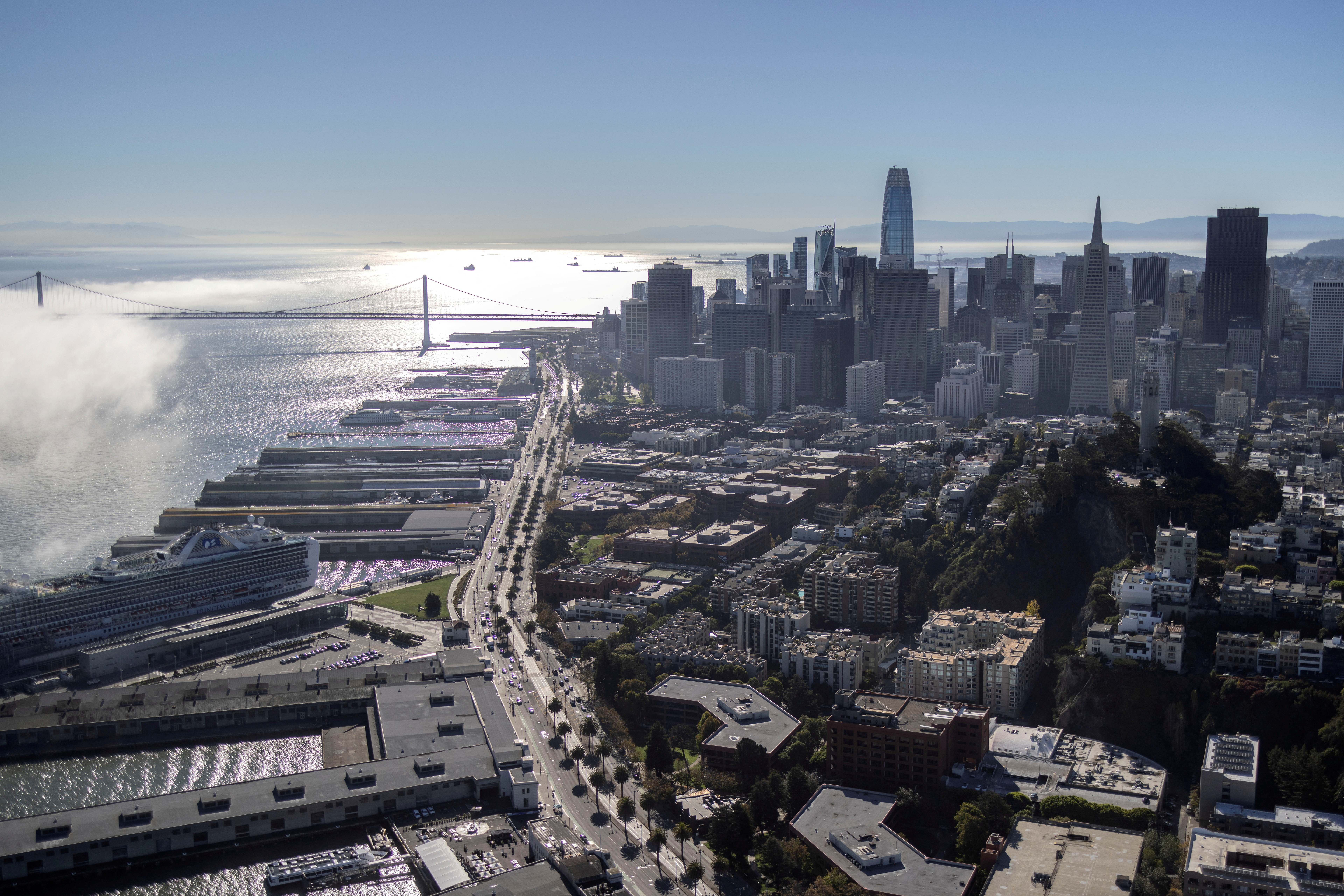 منظر جوي لأفق مدينة سان فرانسيسكو في كاليفورنيا