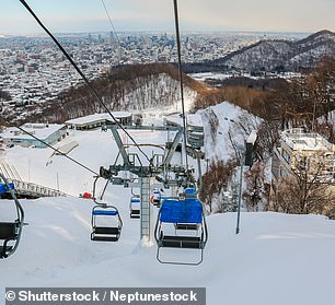 تتمتع مدينة التزلج اليابانية سابورو بوسيلة نقل ساحرة خاصة بها - نظام واسع من عربات الترام