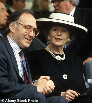الشركة الموقرة: اللورد هوارد مع السيدة تاتشر في عام 1994