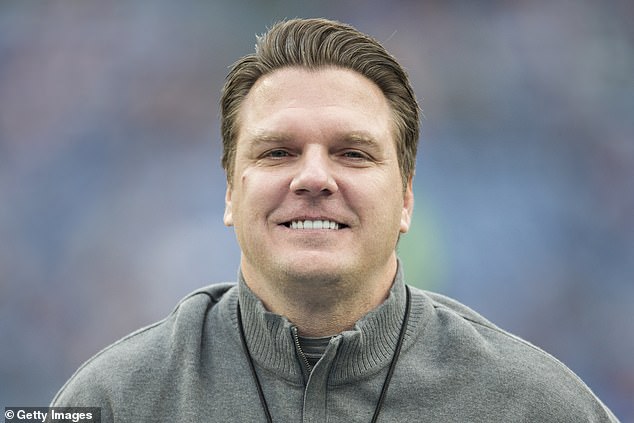 فريق NFL الضيق السابق Frank Wycheck قبل مباراة Titans ضد فريق New York Jets في عام 2014
