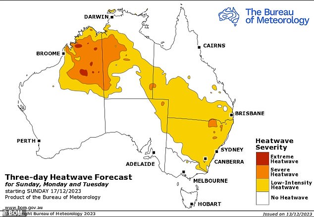 أصدر مكتب الأرصاد الجوية تحذيرات لنيو ساوث ويلز وكوينزلاند والإقليم الشمالي وغرب أستراليا في عطلة نهاية الأسبوع