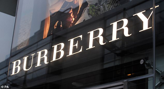 العلامات التجارية: تقوم شركة Pebble بتصنيع سلع ترويجية للشركات الكبيرة في جميع أنحاء العالم، بما في ذلك شركة Burberry