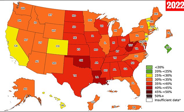 توضح الخريطة أعلاه معدل السمنة حسب الولايات الأمريكية في عام 2022