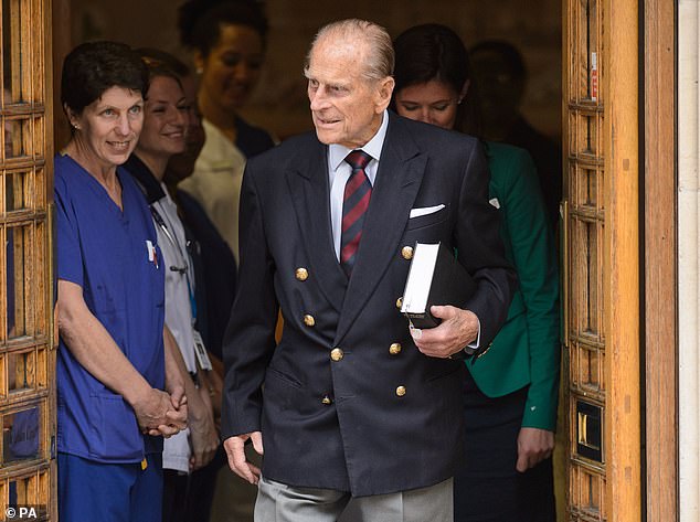 سبق أن عالجت عيادة لندن الأمير فيليب.  تظهر الصورة أعلاه لدوق إدنبره الراحل وهو يغادر المستشفى الخاص في عام 2013