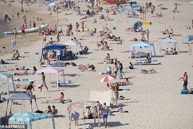 على الرغم من التحذيرات الصحية، من المتوقع أن يتوافد سكان سيدني على الشاطئ يوم الأحد حيث تصل المدينة إلى قمة 32