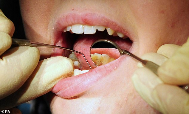سيتم أيضًا دفع ما يصل إلى 240 طبيب أسنان من هيئة الخدمات الصحية الوطنية 