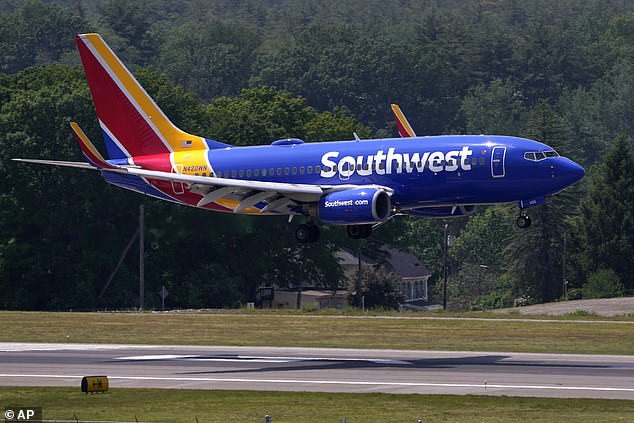 تواجه شركة Southwest Airlines رد فعل عنيفًا بسبب إعادة تصميم مقصورتها الجديدة التي ستظهر لأول مرة في أوائل عام 2025