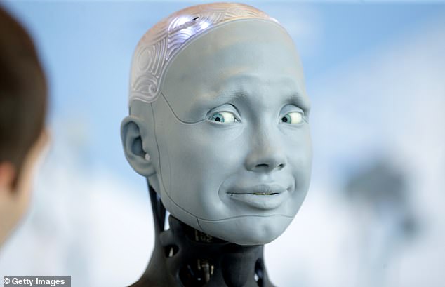 حتى الروبوتات الأكثر تقدمًا مثل Ameca (في الصورة) لا تعمل بشكل مستقل.  ومع ذلك، يقول بيجاي إنهم يريدون إنشاء ذكاءات يمكنها التصرف من تلقاء نفسها وفقًا للقيم والفطرة السليمة