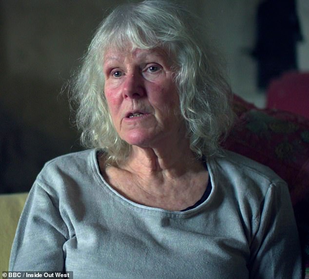 كشفت ماريان بارتينغتون، البالغة من العمر 75 عامًا، والتي تعيش في أكسفورد، أنها كتبت رسالة إلى قاتل أشقائها 