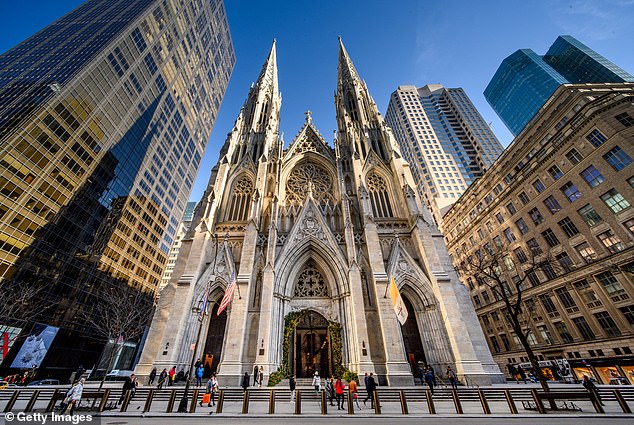 تطلق الكاتدرائية الكاثوليكية في مانهاتن على نفسها اسم 