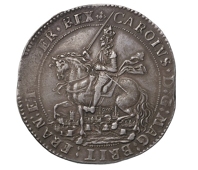 تم سك تاج أكسفورد عام 1644 ويظهر الملك تشارلز الأول في معركة في أكسفورد خلال الحرب الأهلية الإنجليزية