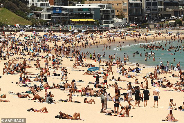 يجب أن يكون أولئك الذين يريدون الذهاب إلى الشاطئ على ما يرام خلال عطلة عيد الفصح مع تجنب معظم جنوب البلاد أي أمطار (في الصورة بوندي)