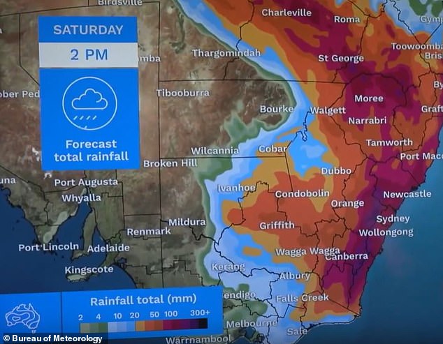 حذرت مكاتب الأرصاد الجوية أولئك الذين يعيشون في جنوب شرق كوينزلاند وصولاً إلى الساحل الجنوبي لولاية نيو ساوث ويلز، من أنهم سيواجهون بضعة أيام بائسة من الخميس إلى السبت.