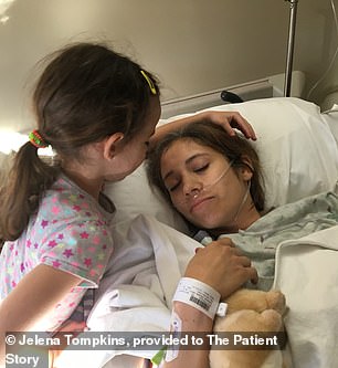 كانت جيلينا تومبكينز (هنا) تبلغ من العمر 34 عامًا فقط عندما تم تشخيص إصابتها بسرطان القولون في المرحلة الثالثة