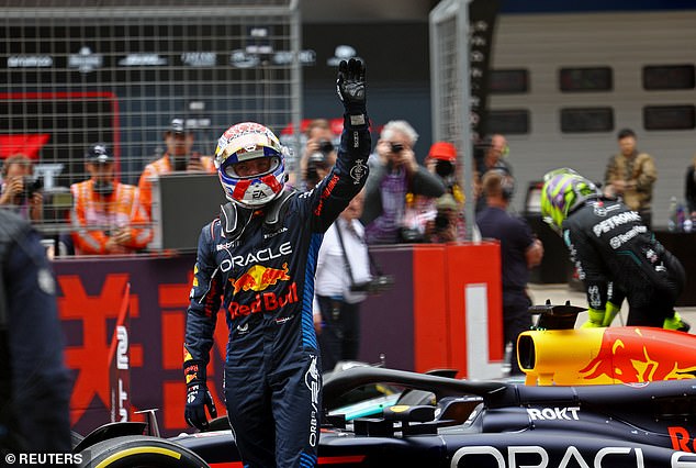 تقدم Verstappen إلى 15 نقطة بفارق سيرجيو بيريز في صدارة ترتيب سائقي الفورمولا 1