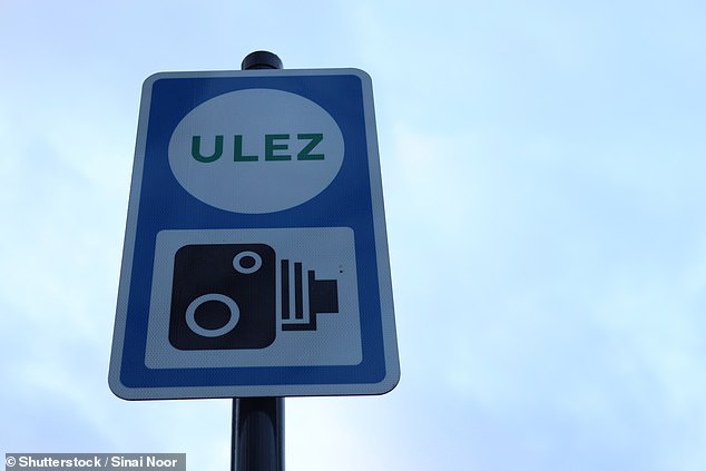 تعتبر قواعد ULEZ أكثر صرامة على سيارات الديزل، حيث يتم إعفاء الطرازات التي يعود تاريخها إلى عام 2015 فقط من الرسوم اليومية (بينما يفلت البنزين الذي تم تصنيعه بشكل عام بعد عام 2006 من الرسوم)