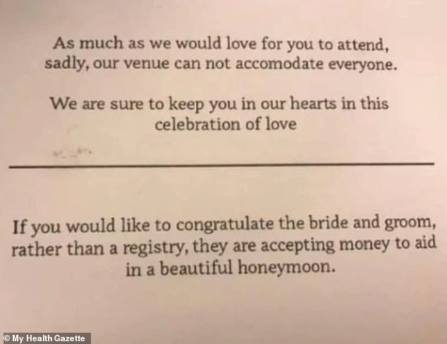 أرسل زوجان من الولايات المتحدة، يعتقد أنهما من الولايات المتحدة، بطاقات إلى أولئك الذين لم يدرجوا في قائمة المدعوين لحفل زفافهم، لكنهم ما زالوا يطلبون المال لتمويل 