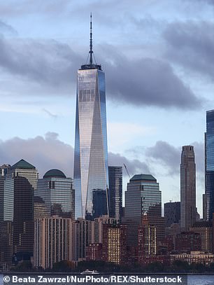 مركز التجارة العالمي في مدينة نيويورك الذي يبلغ ارتفاعه 1776 قدمًا