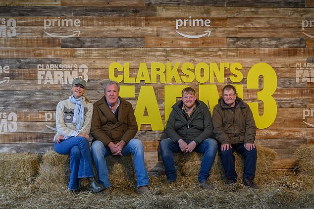 اجتمع طاقم مزرعة كلاركسون في Diddly Squat للاحتفال بإطلاق السلسلة الثالثة من برنامج Amazon Prime Video الناجح، قبل صدوره في 3 مايو