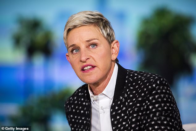 توقف برنامج Ellen DeGeneres Show عن الهواء في عام 2022 بعد 19 موسمًا على شبكة CBS في أعقاب فضيحة مكان العمل السامة التي شوهت سمعتها كمضيفة التلفزيون المفضلة.  في عام 2020، اتهم موظفون سابقون في برنامج إلين دي جينيريس، 66 عامًا، بتعزيز بيئة تتسامح مع التنمر والعنصرية والتحرش الجنسي من قبل المسؤولين التنفيذيين، وهي البيئة التي كانت لها فيها الكلمة العليا.
