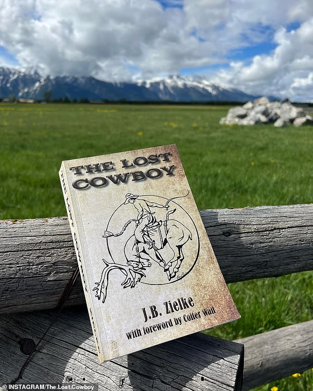 لقد جمع الكثير من قصصه في كتاب يحمل عنوانًا يحمل لقبه - The Lost Cowboy