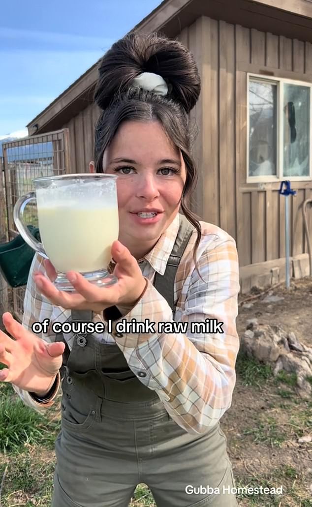 نشرت شركة Gubba Homestead، وهي شركة للعناية بالصحة والمنزل، مقطع فيديو في وقت سابق من هذا الشهر يظهر امرأة تشرب كوبًا من الحليب الخام.  وقالت في الفيديو الذي حصد أكثر من 127 ألف مشاهدة: 