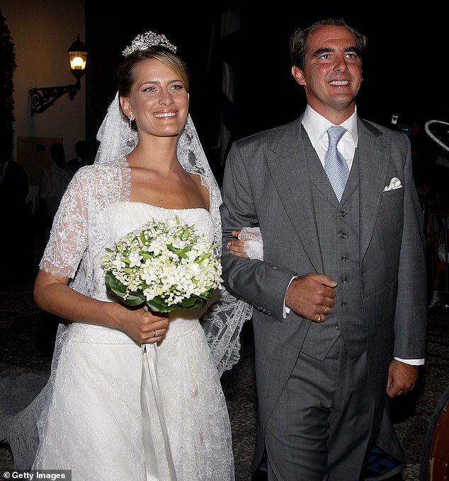 الأمير نيكولاوس (يمين)، 54 عامًا، والأميرة تاتيانا (يسار)، 43 عامًا، تزوجا في أغسطس 2010