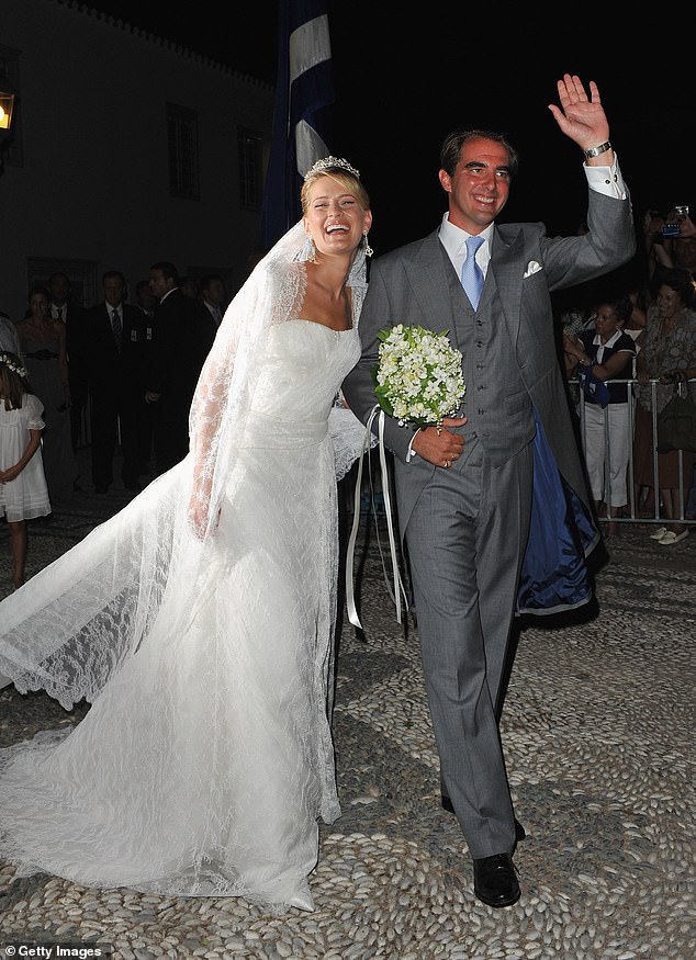 كان حفل الزفاف، الذي أقيم في جزيرة سبيتسيس باليونان، حدثًا للمجتمع الراقي لهذا العام حضره كبار الشخصيات الملكية من جميع أنحاء أوروبا.