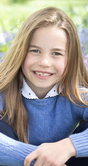 ارتدت الأميرة سترة زرقاء من رالف لورين في صورة عيد ميلادها السابع