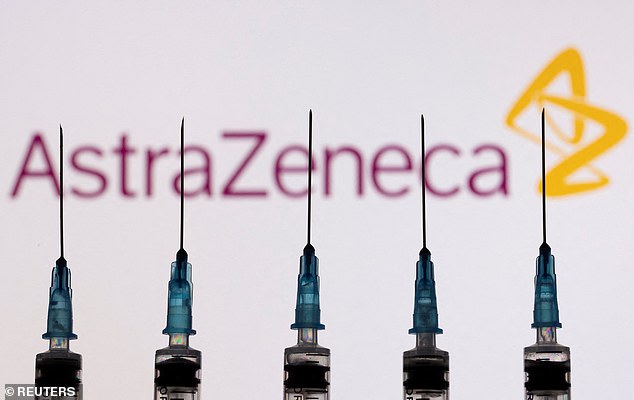 كان لقاح AstraZeneca هو الأكثر استخدامًا على نطاق واسع في المملكة المتحدة خلال الإطلاق الأولي لبرنامج التطعيم – قبل أن يتم ربطه بخطر الإصابة بجلطات الدم.