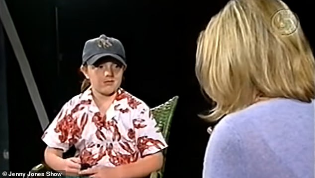 في سن العاشرة، ظهر بلاك في برنامج جيني جونز للدفاع عن سياسات KKK