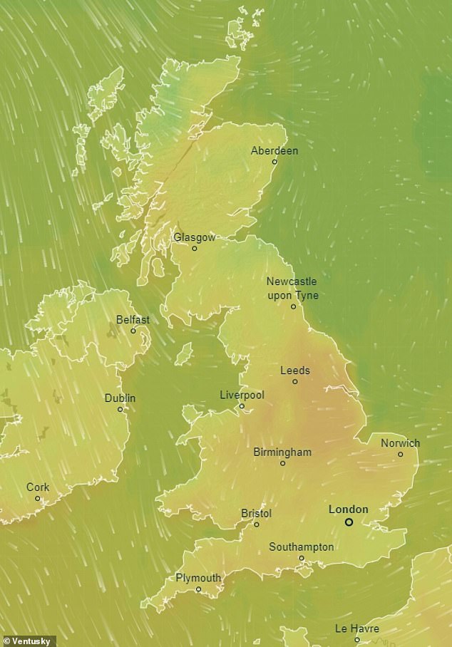 تُظهر الخريطة موجة حارة فوق شرق يوركشاير ولينكولنشاير حيث من المقرر أن تصل درجات الحرارة إلى 21 درجة مئوية بينما يتمتع الجنوب بعطلة البنوك الأكثر برودة يوم الإثنين